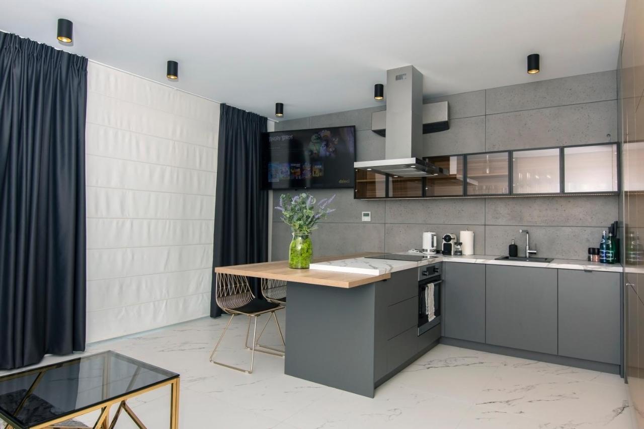El Apartments - Aries Poznan Bagian luar foto